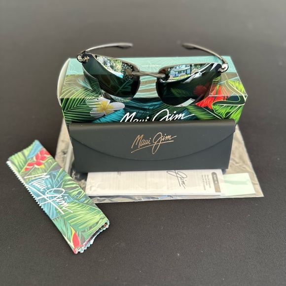 Maui Jim MJ0407S 001 Pocowai Arch Sunglasses Black Polarized Rimless 64mm Japan - Picture 1 of 8
